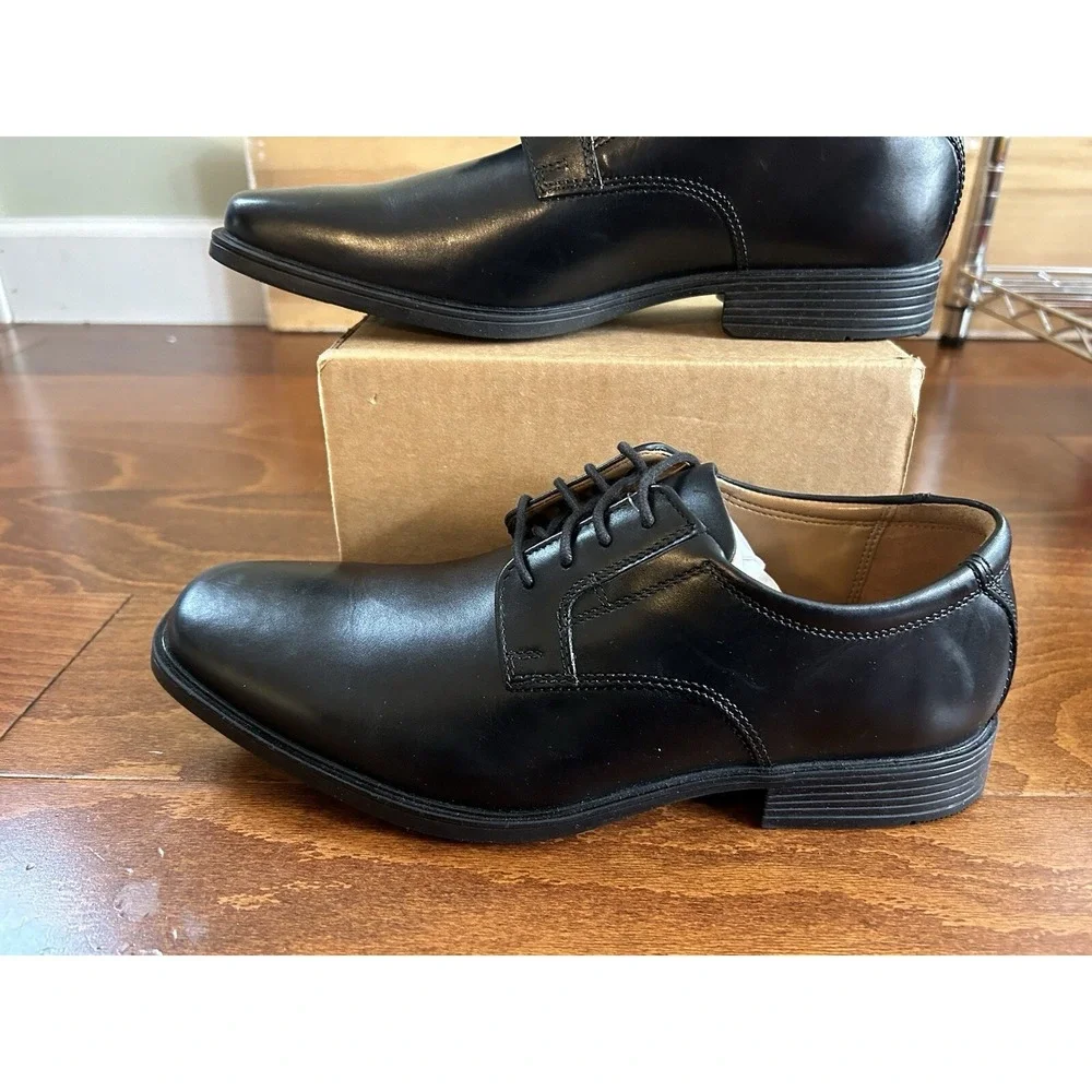 Clarks Men's Tilden Plain Oxford Dark Black Lace Up Dress Shoe NEW US size 8.5 M